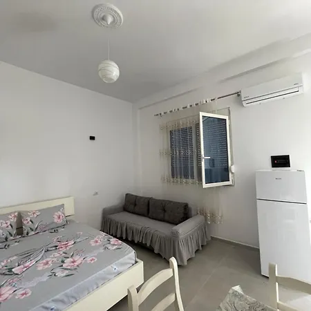 Elena's In Golem Beach Apartment