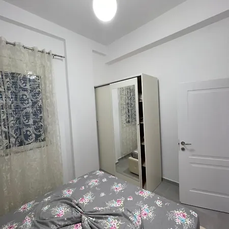 Elena's In Golem Beach Apartment *