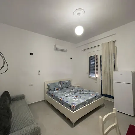 Elena's In Golem Beach Apartment *